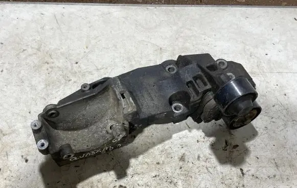 Nissan Qashqai Generator/alternator bracket 8200527320