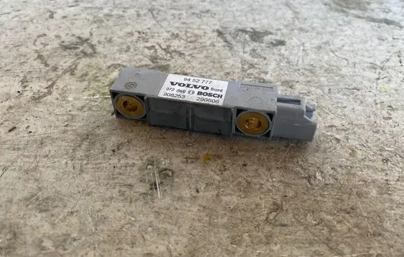 Volvo V70 Airbag deployment crash/impact sensor 9452777 008253 290606