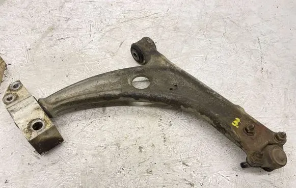Volkswagen PASSAT B6 Front lower control arm/wishbone 3C0407153B