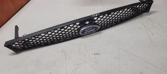 Ford Focus Front bumper upper radiator grill 98AB8200C