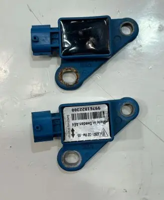 Porsche Cayman 987 Airbag deployment crash/impact sensor 99761822300