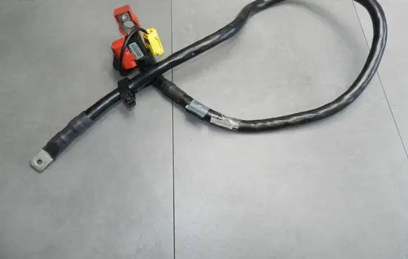 Positive cable (battery)