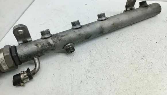 Jeep Grand Cherokee (WK) Fuel main line pipe A6420700495 A6110780449