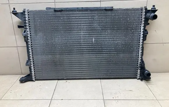 Audi A4 S4 B8 8K Coolant radiator 8K0121251R