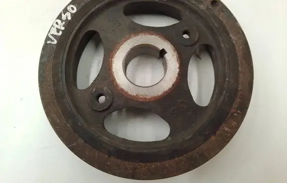 Toyota Verso Crankshaft pulley 134080r011