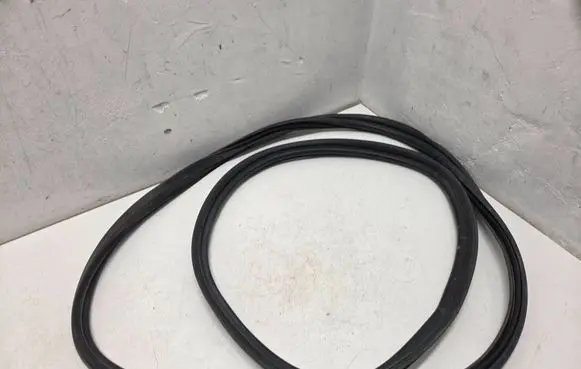 Ford Turneo Courier Trunk rubber seal (body) 