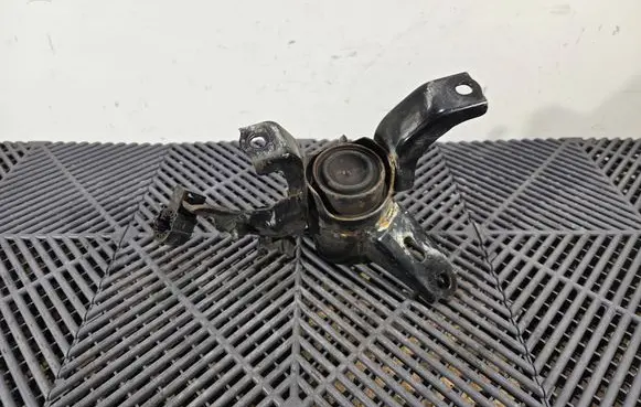 Toyota Auris E180 Engine mount bracket