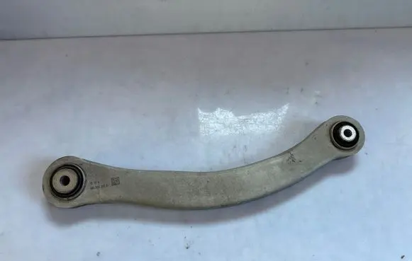 Audi Q7 4M Rear upper control arm/wishbone 4M0505397R
