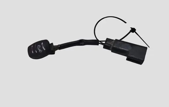 Ford Mondeo MK IV Windshield washer spray nozzle XS4117666A