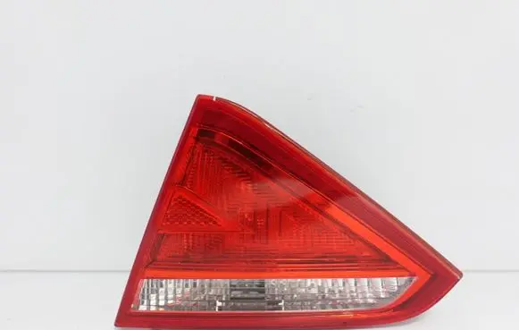 Tailgate rear/tail lights