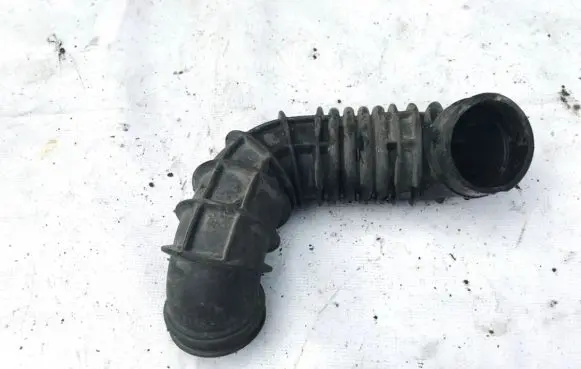 Ford Focus Air intake hose/pipe 98ab9r504ad 98ab-9r504-ad
