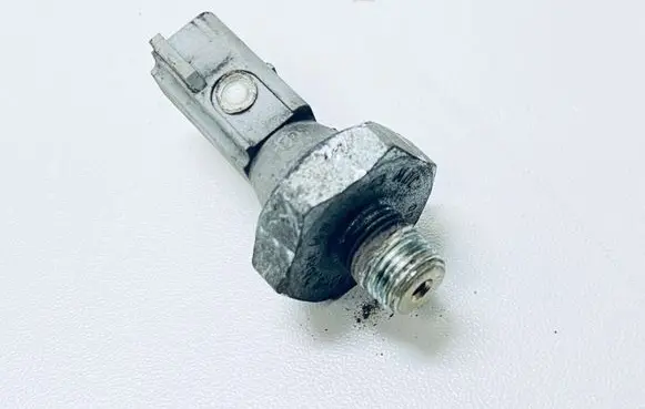 Mitsubishi Colt Oil pressure sensor MN163743