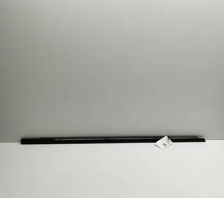 Mercedes-Benz GLC X253 C253 Door glass trim A2537207605