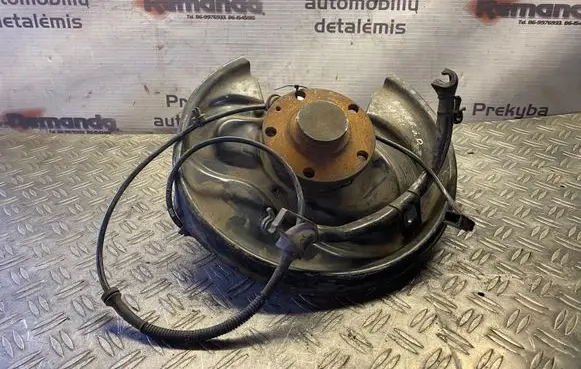 Audi A4 S4 B7 8E 8H Rear wheel hub