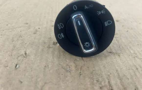 Seat Leon (5F) Light switch 10095092