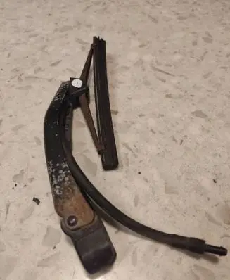 Volvo S80 Headlight wiper blade 