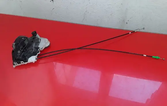 Toyota Verso-S Front door lock NOCODE