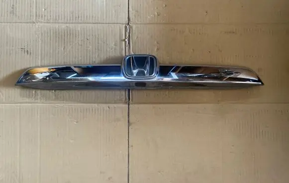 Honda CR-V Trunk door license plate light bar 74890SWWE011C1 74890SWWEH12C1