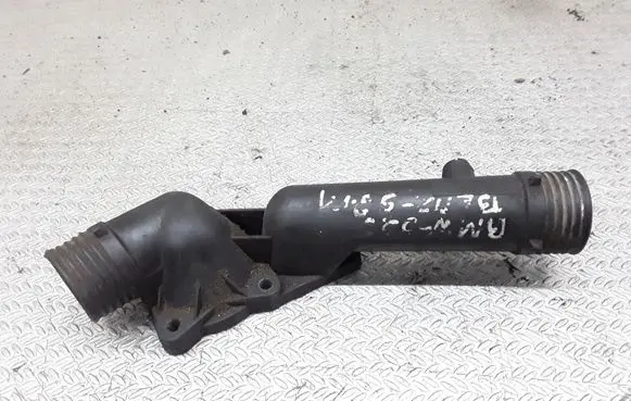 BMW 5 E39 Engine coolant pipe/hose
