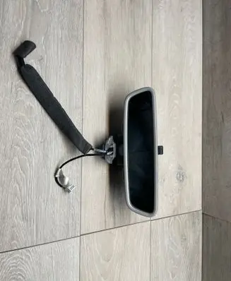 Rear view mirror (interior)