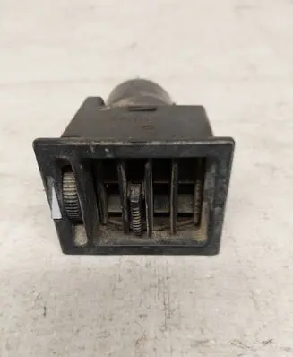 Mercedes-Benz Vario Quarter panel pressure vent 