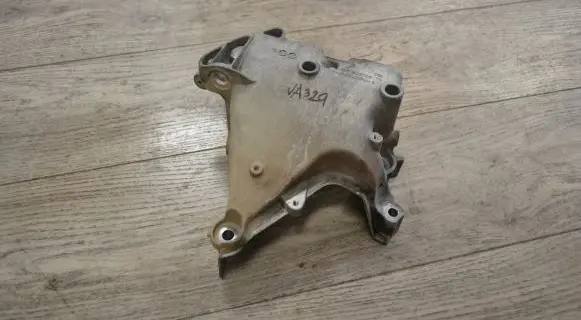 Volkswagen PASSAT B8 Engine mounting bracket 05E199275E