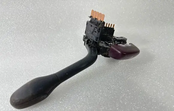 Volkswagen PASSAT B4 Indicator stalk 88S97