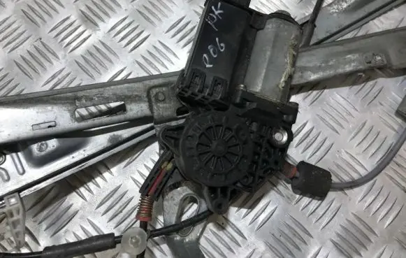 Peugeot 206 Front door window regulator motor