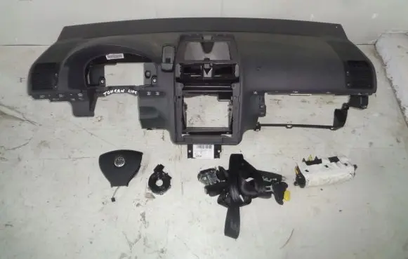 Volkswagen Touran I Airbag set with panel 