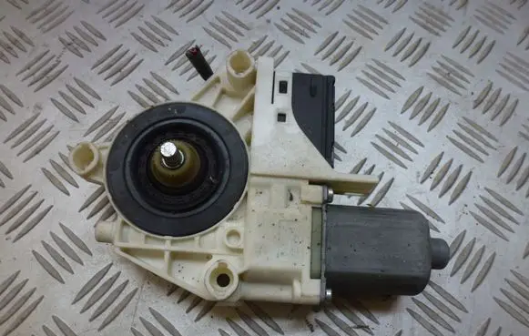 Renault Latitude (L70) Rear door window regulator motor 827310006R