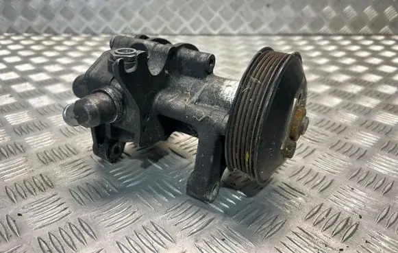 BMW X5 E70 Power steering pump 678100802