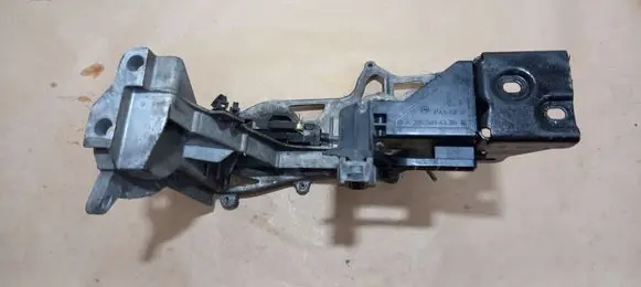 Mercedes-Benz C W205 Radiator mount bracket A2055014320