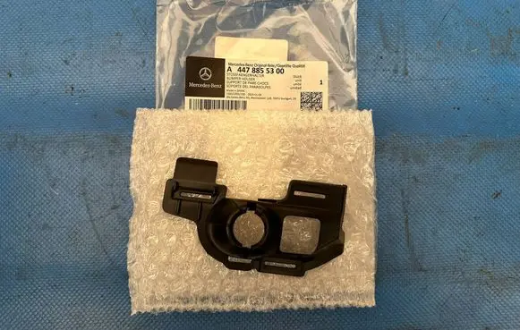 Front bumper mounting bracket