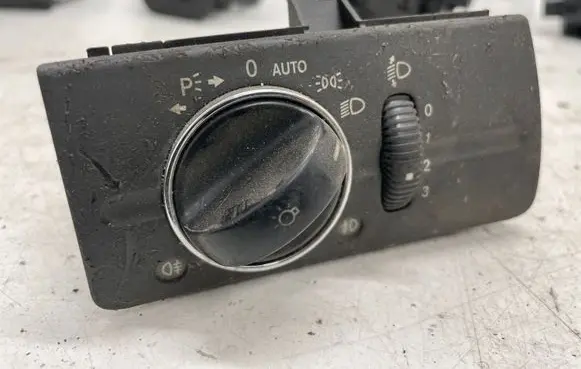 Mercedes-Benz E W211 Light switch 2115450304