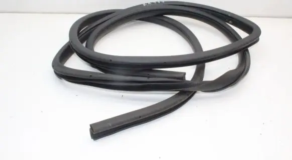 Nissan X-Trail T32 Rubber seal rear door 