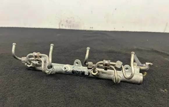 BMW 3 E90 E91 Fuel main line pipe 0445214030 077116 0445214031