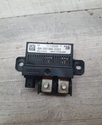 Mercedes-Benz C W204 Charging relay A0009822023 1110029