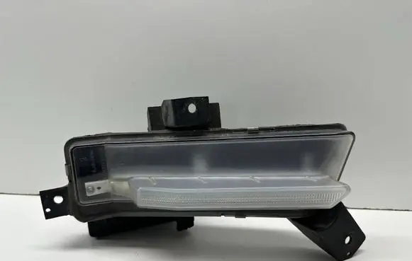 Chevrolet Camaro Front fog light F00HTG501600 052016B120V A1ACAUX