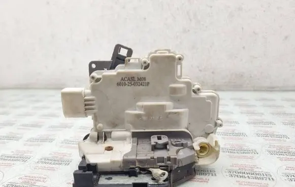Audi A4 S4 B8 8K Front door lock 