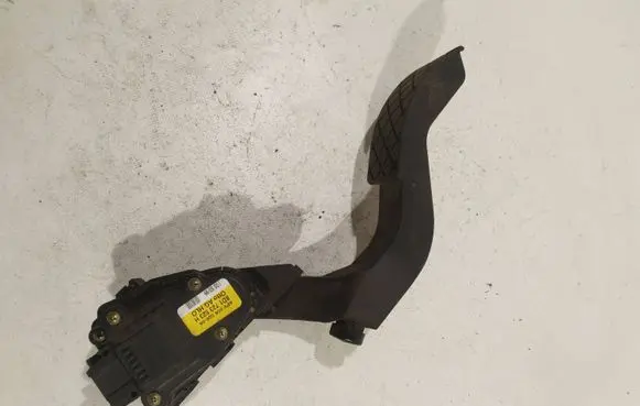 Audi A6 S6 C5 4B Accelerator throttle pedal 8D1723523H
