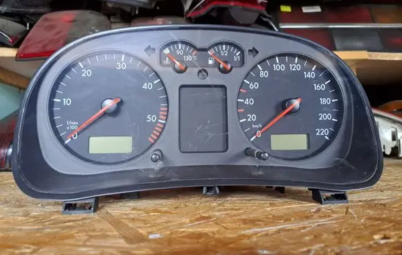 Volkswagen Golf IV Speedometer (instrument cluster) 1J0919860B 110008773003
