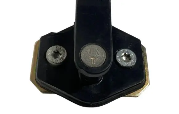 BMW 5 E39 Rear door lock loop/hook striker 8176350