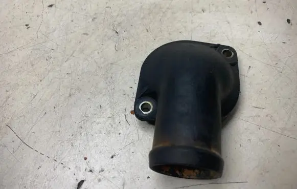 Audi A6 S6 C4 4A Engine coolant pipe/hose 074121121