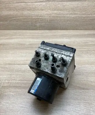 Volkswagen PASSAT B6 ABS Pump 3C0614095N