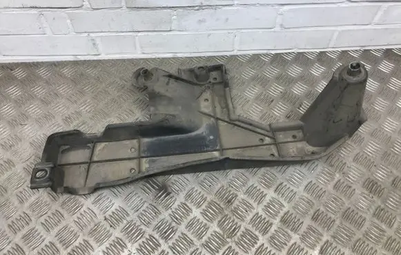 Lexus CT 200H Other under body part 5762776010