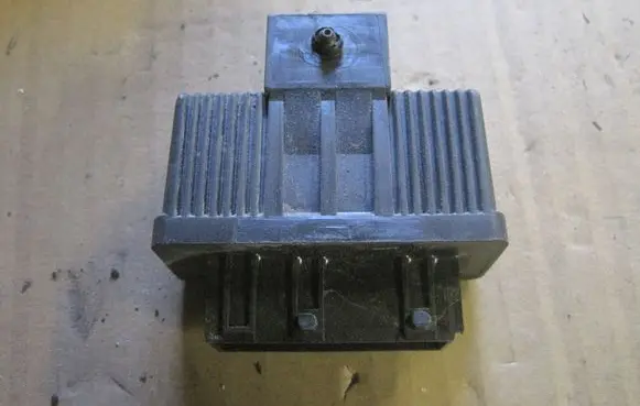 Citroen C4 I Fuel injection pump control unit/module 240107