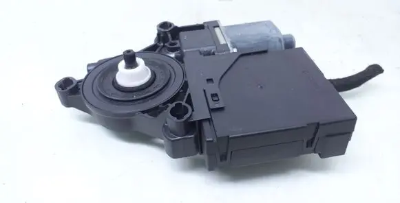 Volkswagen PASSAT B7 Front door window regulator motor 3AA959702A 3AA837462 3C0959792C