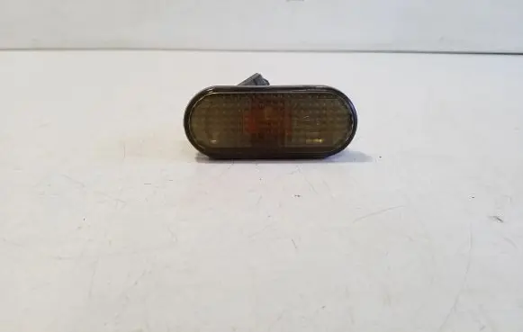 Volkswagen Golf III Front fender indicator light 3A0949117H
