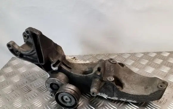 Nissan Primera Generator/alternator bracket 8200183234