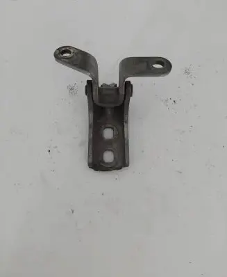Opel Astra J Front door lower hinge 